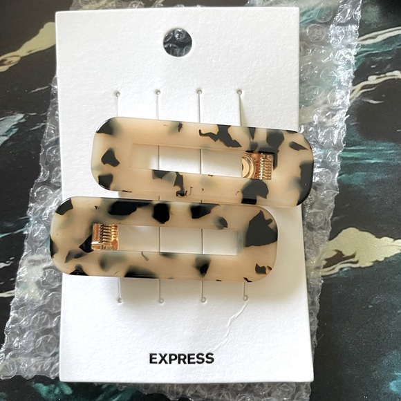 Two Pack Tortoise Print Barrettes - Picture 1 of 3